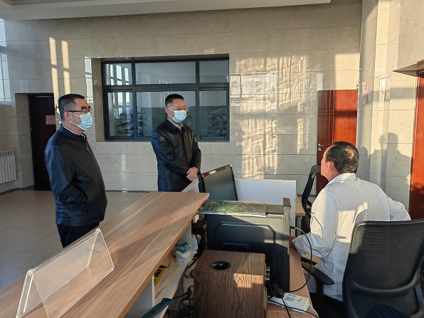 公司纪委对医务室核酸检测举行检查，，赵宣烨拍摄.jpg