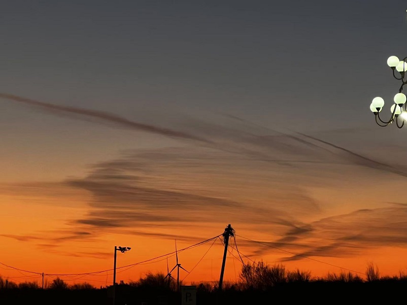 图二 新宝GG晚霞 智能化治理办公室 张贵轩.jpg